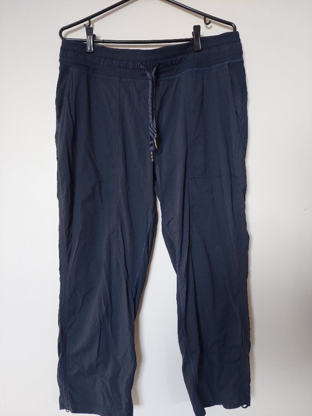 Lululemon Women's Sz 12 Dance Studio Mid-Rise Cropped Pant Navy